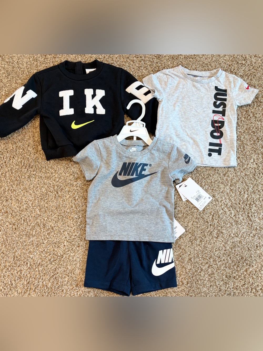 Boys Nike sweatshirt tshirt shorts bundle size 12m NWT bundle
